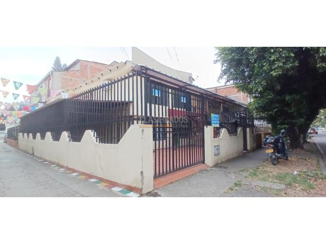 Casas, Alquiler en Las Camelias