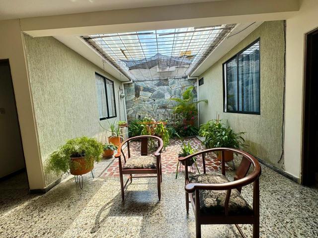 Casas, Venta en La Flora