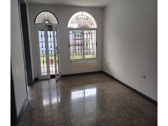 Casas, Venta en La Flora