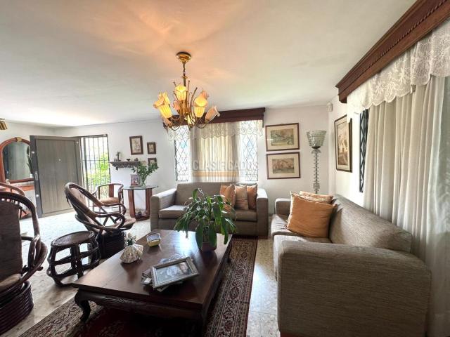 Casas, Venta en La Flora