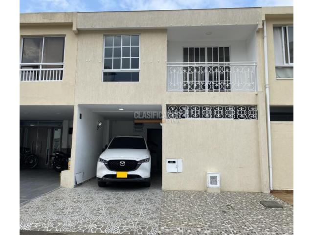 Casas, Venta en La Hacienda