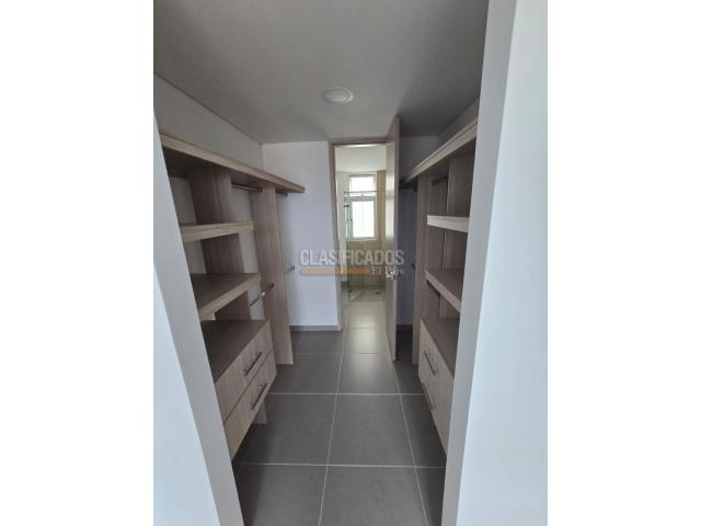 Apartamentos, Venta en Altos Cristales