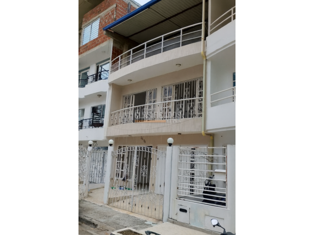 Casas, Venta en Ciudad 2.000