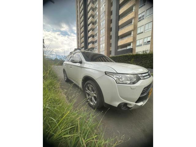 Mitsubishi Outlander 2015