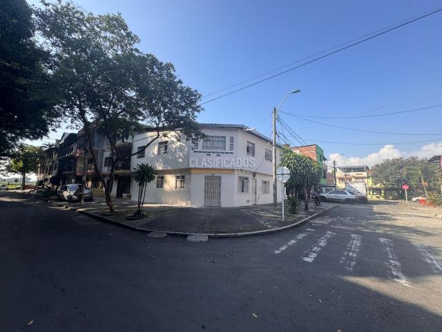 Casas, Venta en La Esmeralda