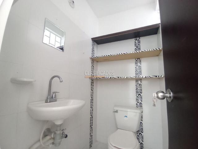 Locales y Bodegas, Alquiler en El Limonar