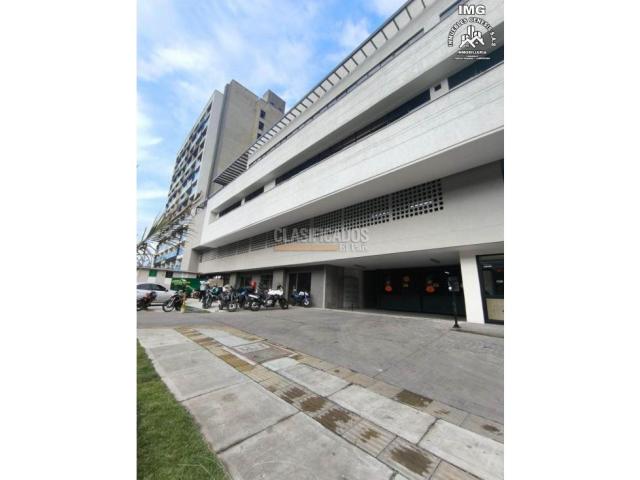 Apartaestudios, Venta en Centro Ccial. Chipichape