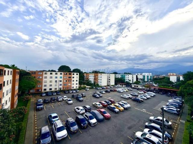 Apartamentos, Venta en Cañaverales