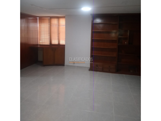 Oficinas y Consultorios, Venta en San Pedro