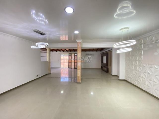 Casas, Venta en Ciudad Jardín