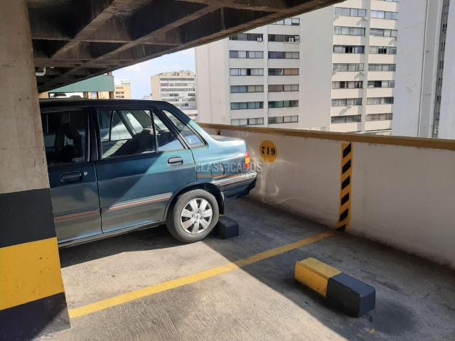 Garajes y Parqueaderos, Venta en San Pedro