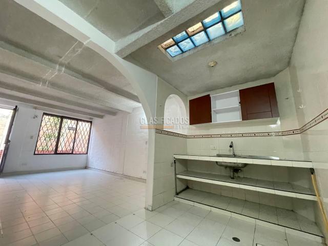 Casas, Venta en Villa del Prado