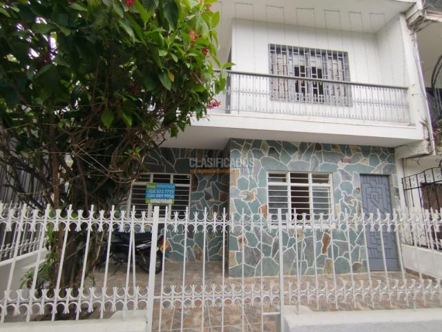 Casas, Alquiler en Prados de Oriente