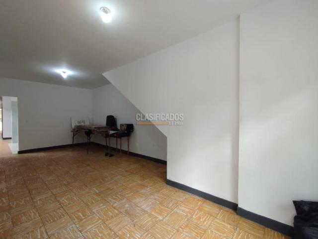 Casas, Alquiler en Prados de Oriente