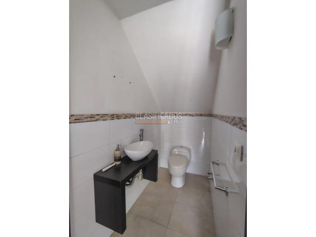 Casas, Venta en La Flora