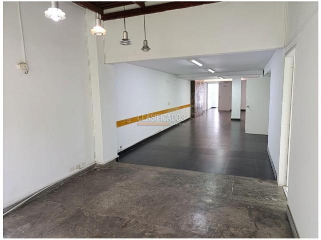 Oficinas y Consultorios, Venta en Santa Mónica Residencial