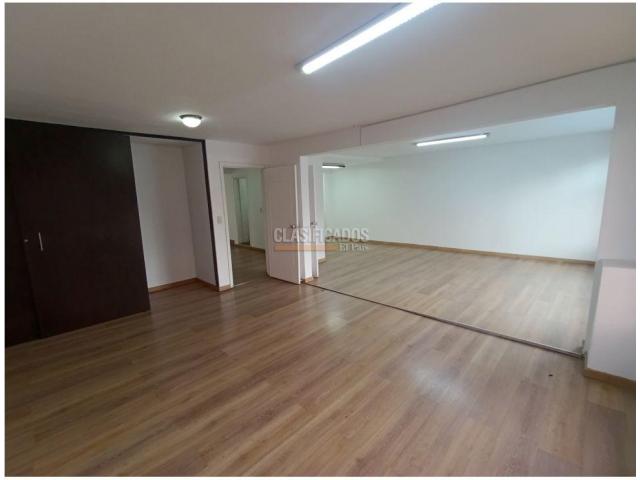 Oficinas y Consultorios, Venta en Santa Mónica Residencial