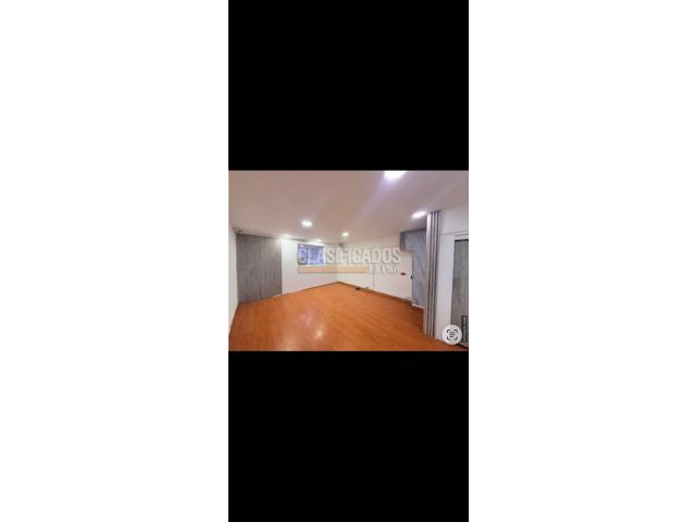 Oficinas y Consultorios, Alquiler en Centenario