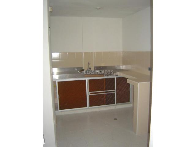 Apartaestudios, Alquiler en El Refugio