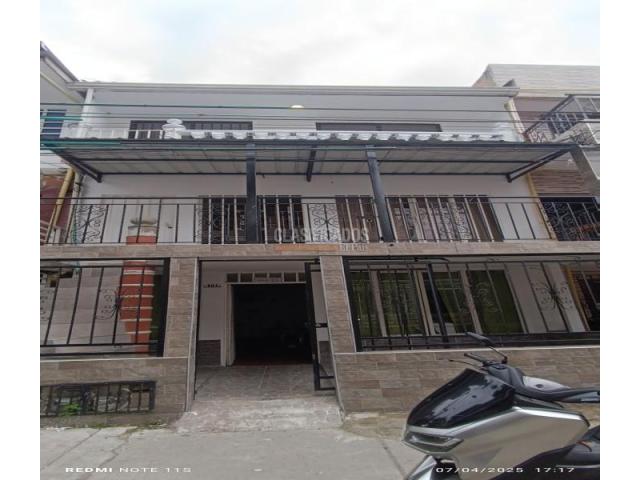 Casas, Venta en Ciudad Córdoba