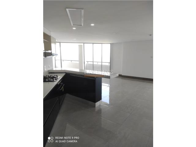 Apartamentos, Venta en Altos Menga