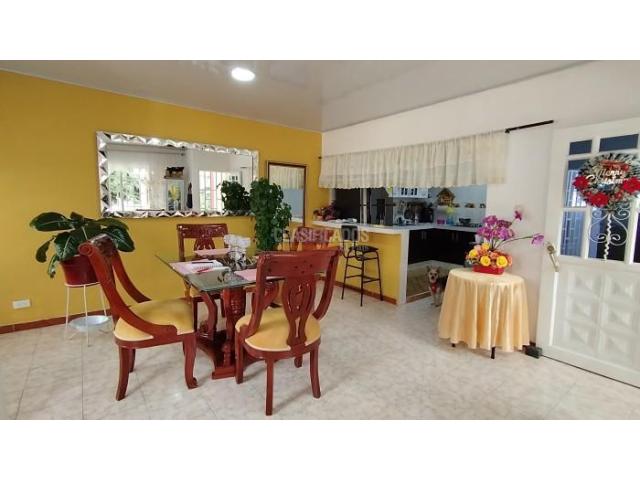 Casas, Venta en Ciudad Córdoba