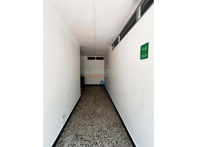 Oficinas y Consultorios, Venta en La Flora