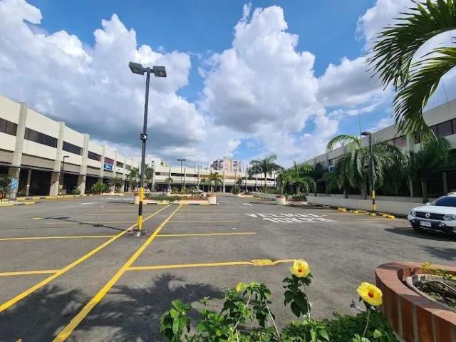 Oficinas y Consultorios, Alquiler en La Flora