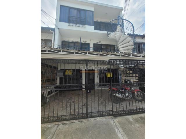 Casas, Alquiler en El Jardín