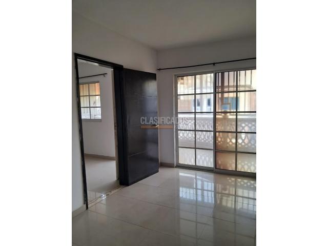 Apartamentos, Alquiler en La Esmeralda