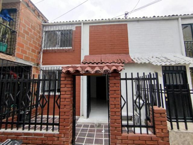 Casas, Alquiler en Villa del Prado