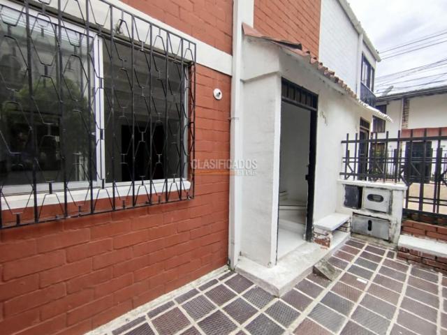 Casas, Alquiler en Villa del Prado