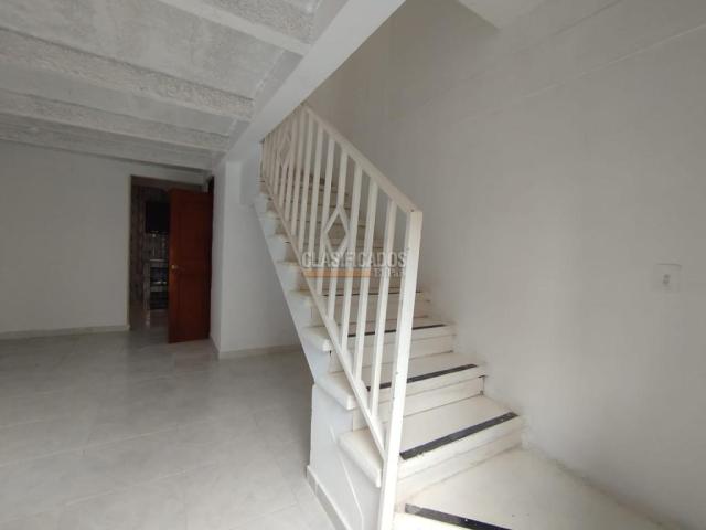 Casas, Alquiler en Villa del Prado