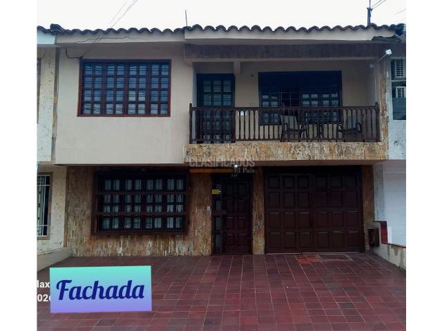 Casas, Alquiler en Prados del Norte