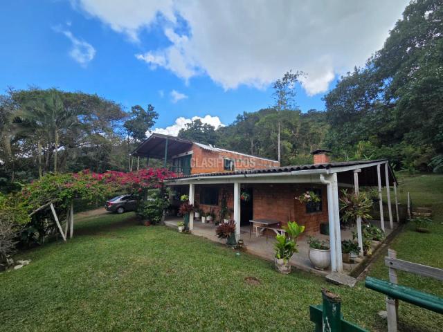 Fincas y Casas Campestres, Venta en Yumbo