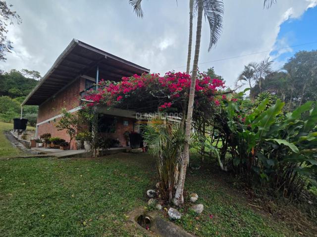 Fincas y Casas Campestres, Venta en Yumbo