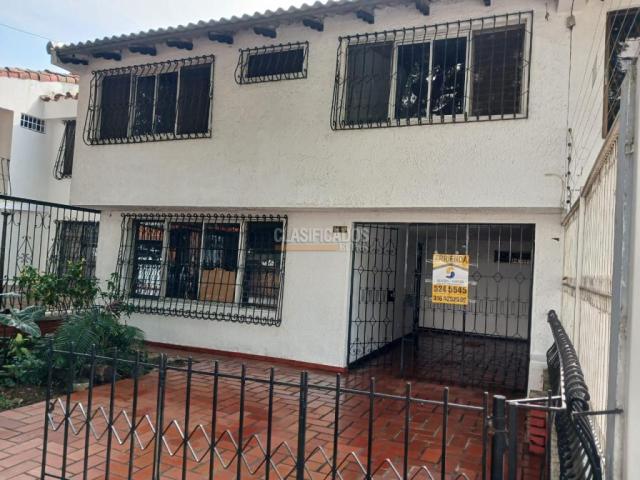 Casas, Alquiler en El Refugio