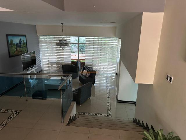 Casas, Venta en Ciudad Jardín