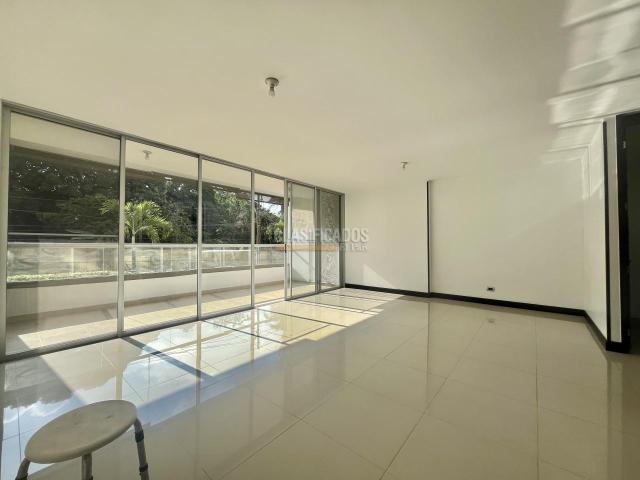 Apartamentos, Venta en Pance