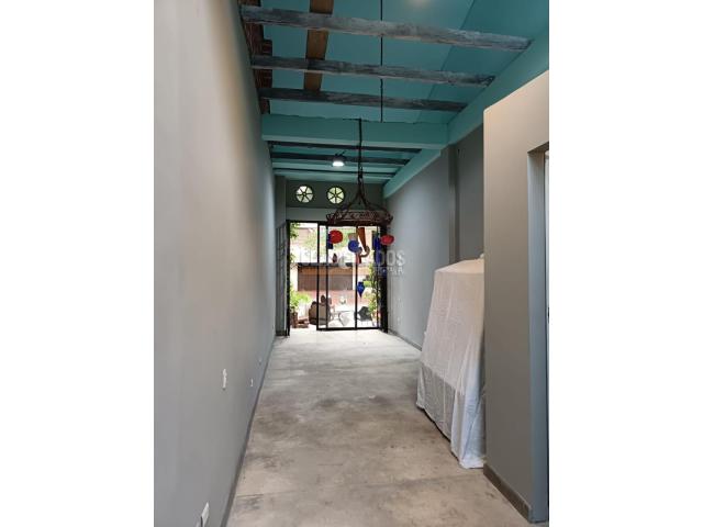 Locales y Bodegas, Alquiler en Centenario