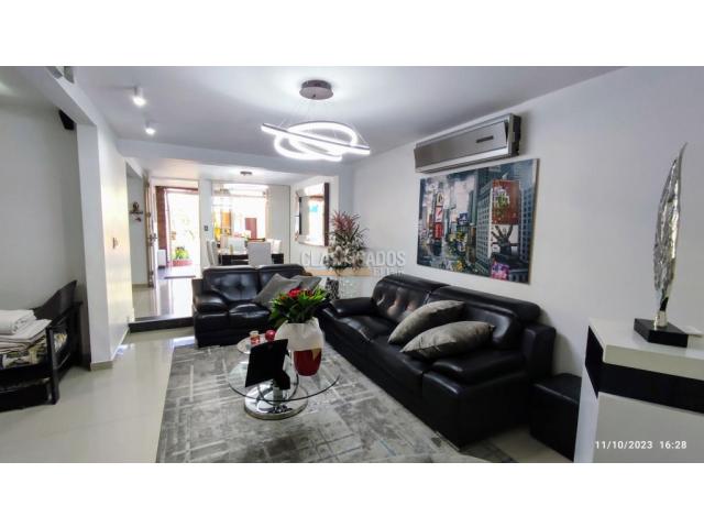 Casas, Venta en Ciudad Jardín