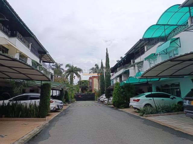 Casas, Venta en Primero de Mayo