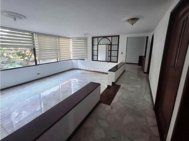 Apartamentos, Venta en Ciudad Jardín