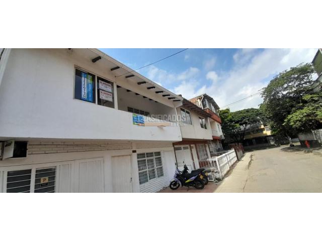 Casas, Alquiler en Primero de Mayo