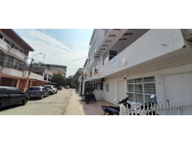 Casas, Alquiler en Primero de Mayo