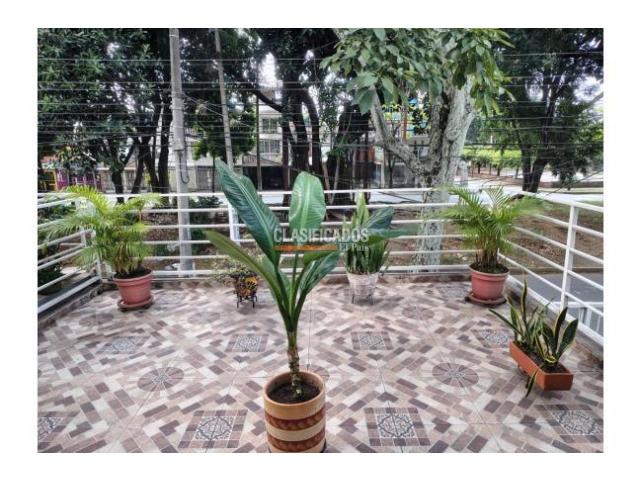 Casas, Venta en Paseo de los Almendros