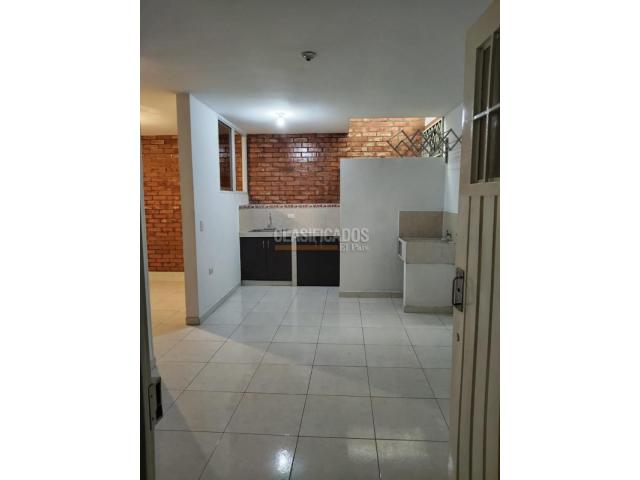 Apartaestudios, Alquiler en Cristóbal Colón