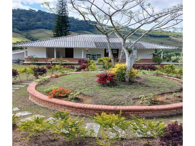 Fincas y Casas Campestres, Venta en Restrepo