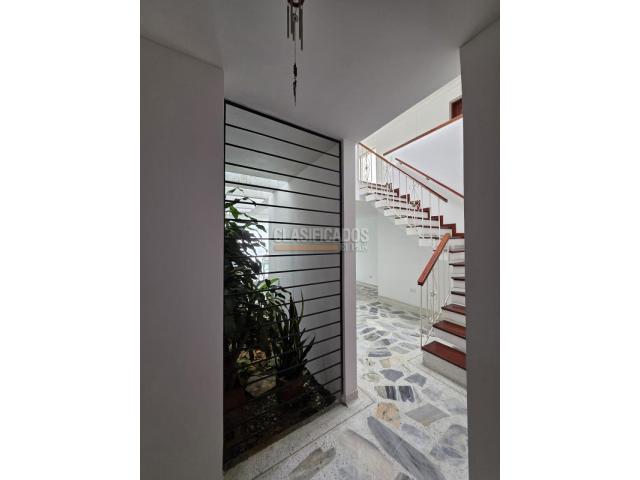 Casas, Venta en Ciudad Jardín