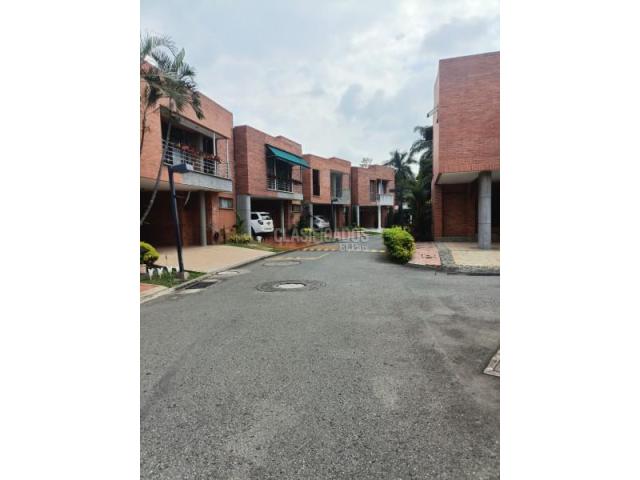 Casas, Venta en Ciudad Jardín